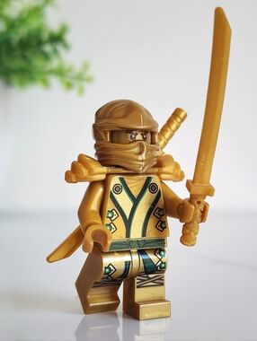 🗡RARE LEGO Ninjago Golden Lloyd njo0073 Minifigure Final Battle Gold Ninja 2013